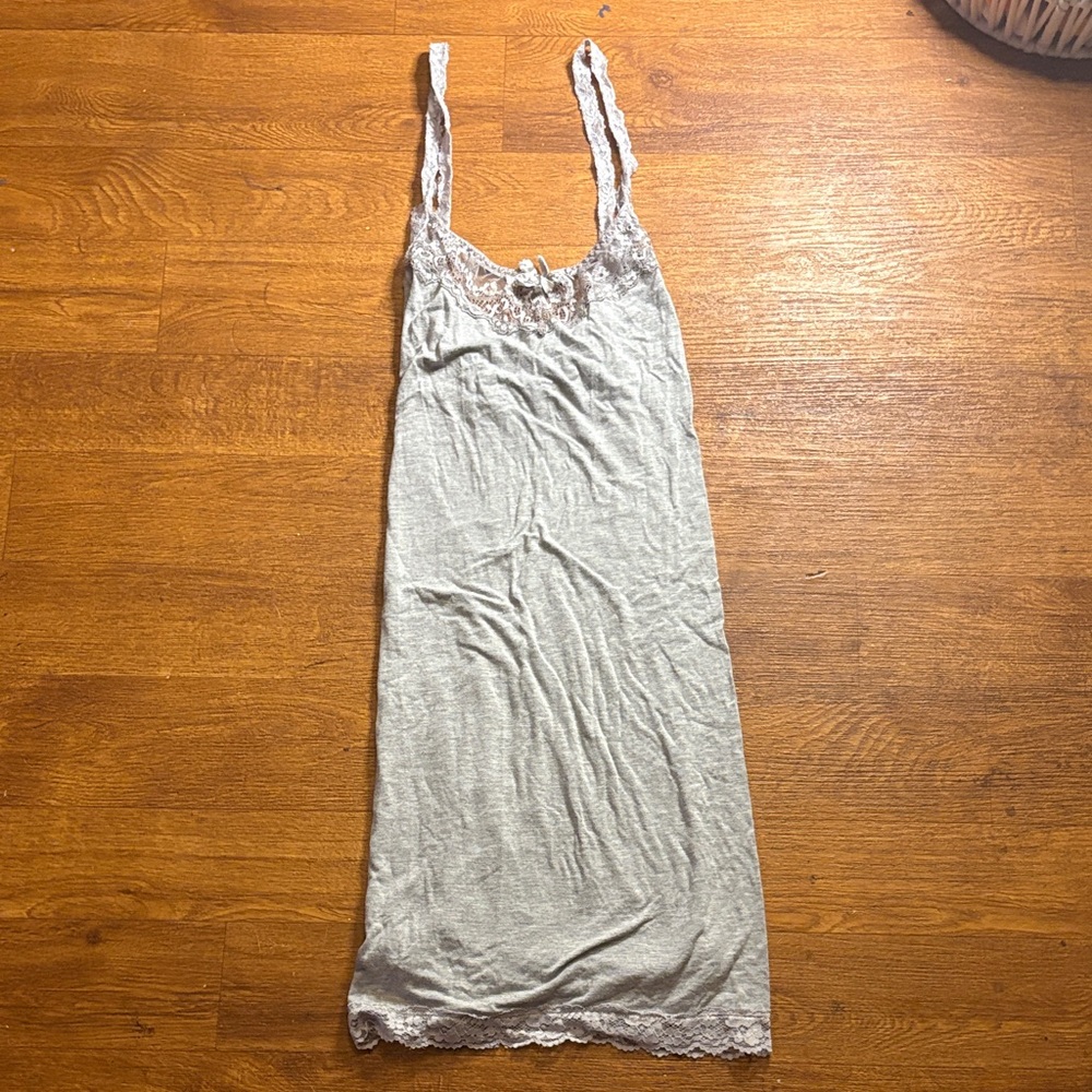Maxmoda Light Gray Lace Trimmed Nightgown